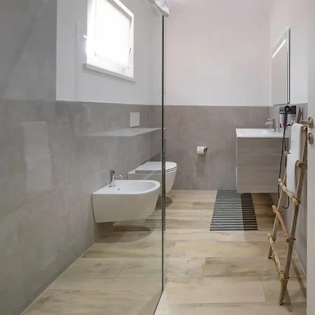 Italianflat - Free Parking, Salted Swimmingpool - Casa Ulivi Del Garda 게스트하우스 Castion Veronese