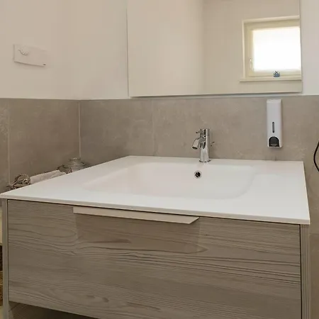 게스트하우스 Italianflat - Free Parking, Salted Swimmingpool - Casa Ulivi Del Garda 3*