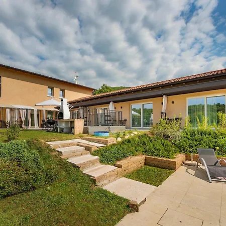 Italianflat - Free Parking, Salted Swimmingpool - Casa Ulivi Del Garda 게스트하우스 Castion Veronese