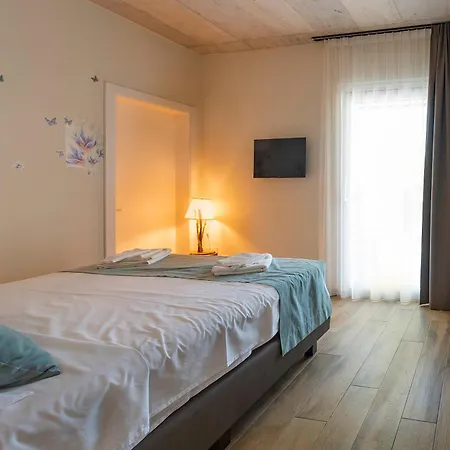 게스트하우스 Italianflat - Free Parking, Salted Swimmingpool - Casa Ulivi Del Garda Castion Veronese