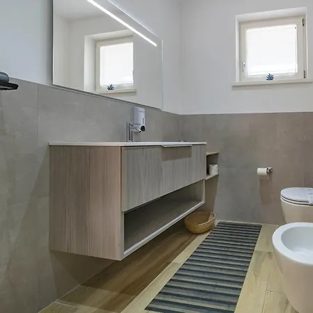 Italianflat - Free Parking, Salted Swimmingpool - Casa Ulivi Del Garda 게스트하우스