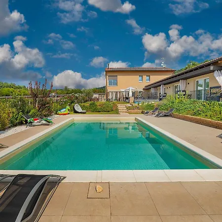 Italianflat - Free Parking, Salted Swimmingpool - Casa Ulivi Del Garda 게스트하우스 Castion Veronese