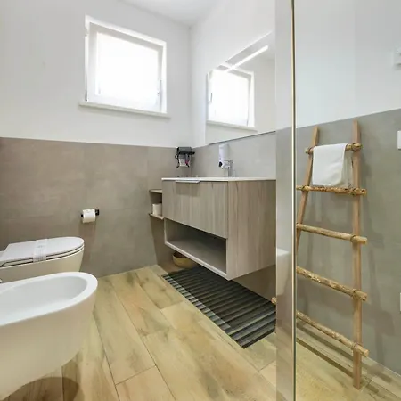 Italianflat - Free Parking, Salted Swimmingpool - Casa Ulivi Del Garda 게스트하우스