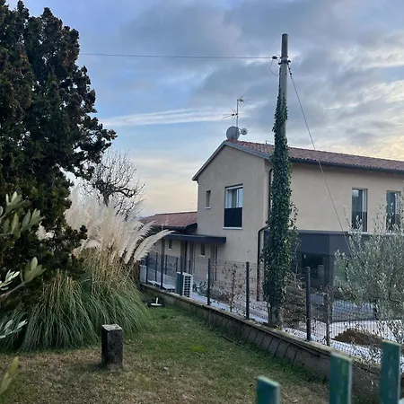 Casa Ulivi Del Garda 홈스테이 *